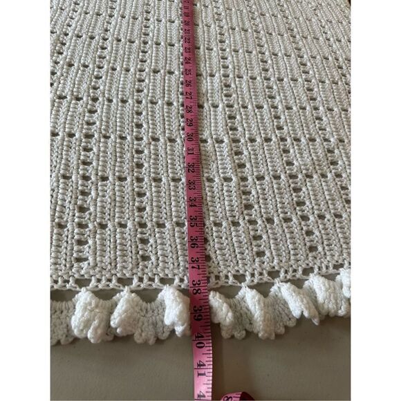 Homemade White Knitted Throw Blanket 41" x 39" - Picture 4 of 4